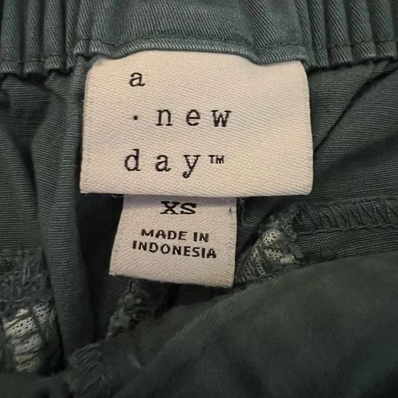 Women's Dark Green Ankle Chinos Casual Pants A New Day XS - Picture 4 of 5